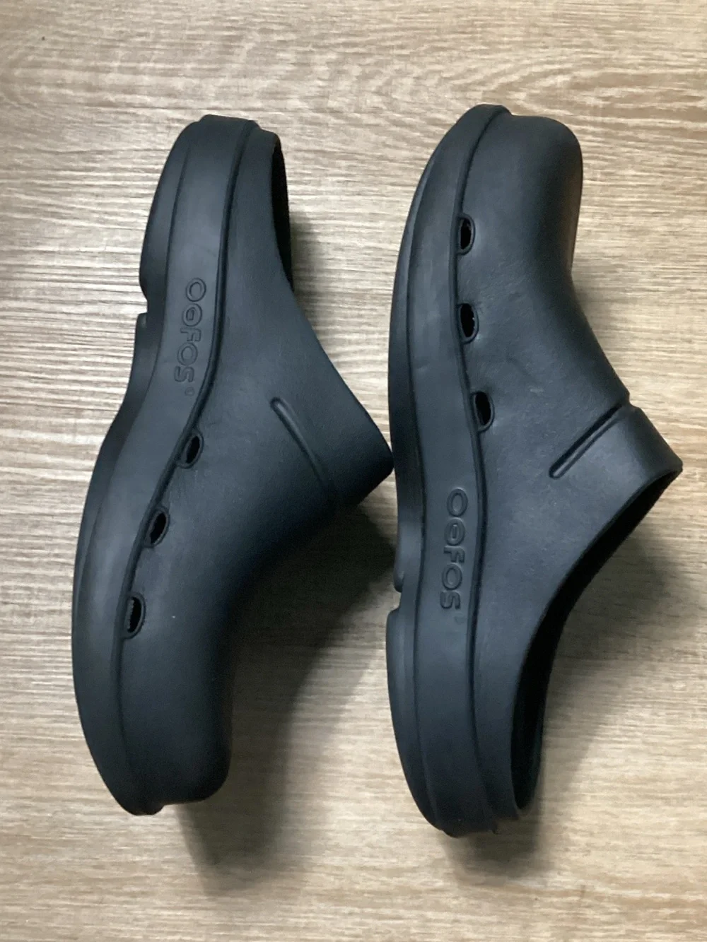 OOFOS Men's Black Slip-On Comfort Clogs US M 11 EUR 11 Women’s 13 Unisex